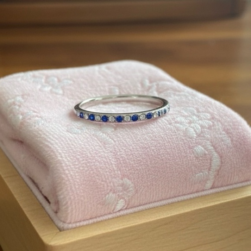Blue Gem Ring 🤍